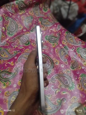 Tecno Spark 30 256 GB Silver