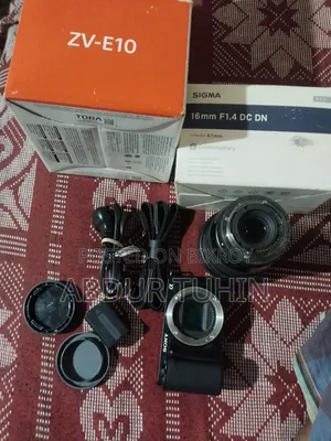 Zv-E10 with Sigma 16mm Lens in fresh condition for sale