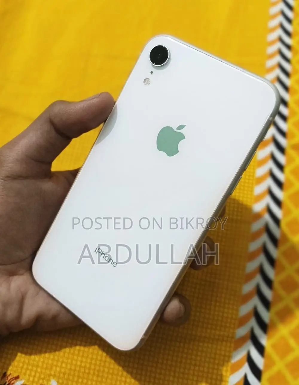 অ্যাপল আইফোন এক্সআর ১২৮ জিবি হোয়াইট