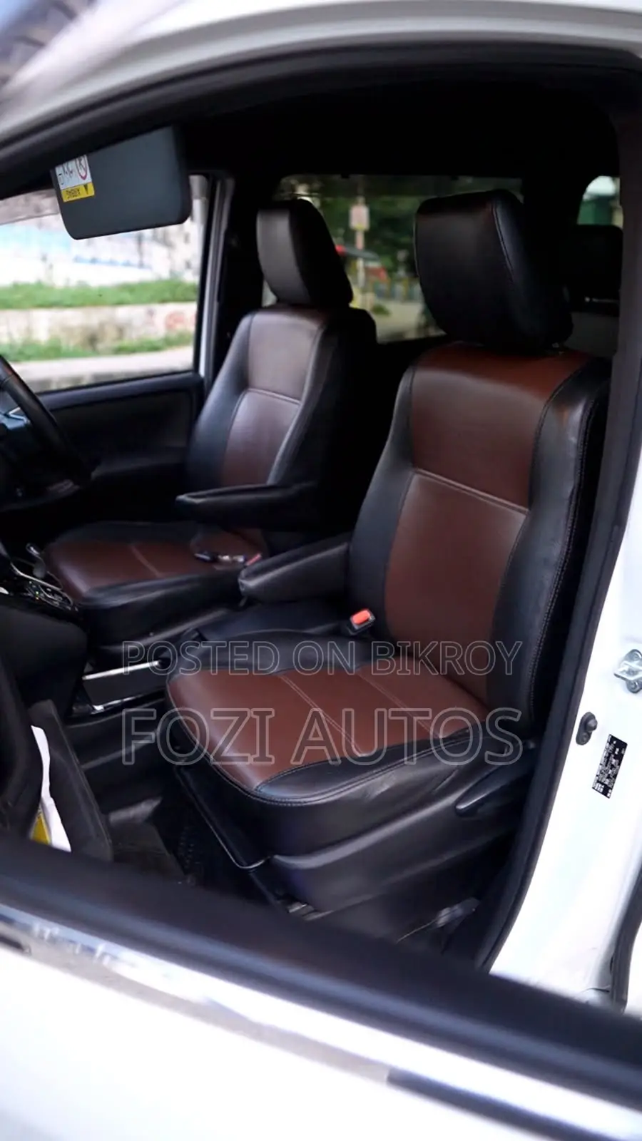 Toyota Esquire 1.8 Front-Wheel Drive Hybrid (7 Seater) 2019 Pearl