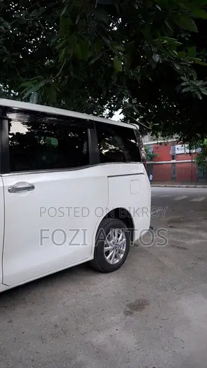 Toyota Esquire 1.8 Front-Wheel Drive Hybrid (7 Seater) 2019 Pearl