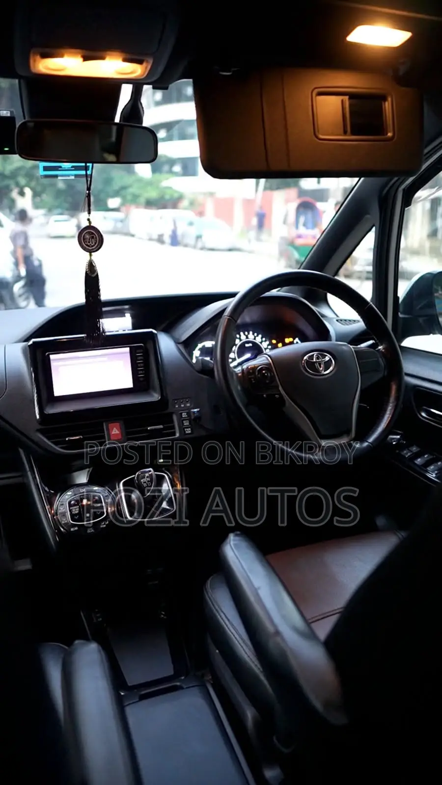 Toyota Esquire 1.8 Front-Wheel Drive Hybrid (7 Seater) 2019 Pearl