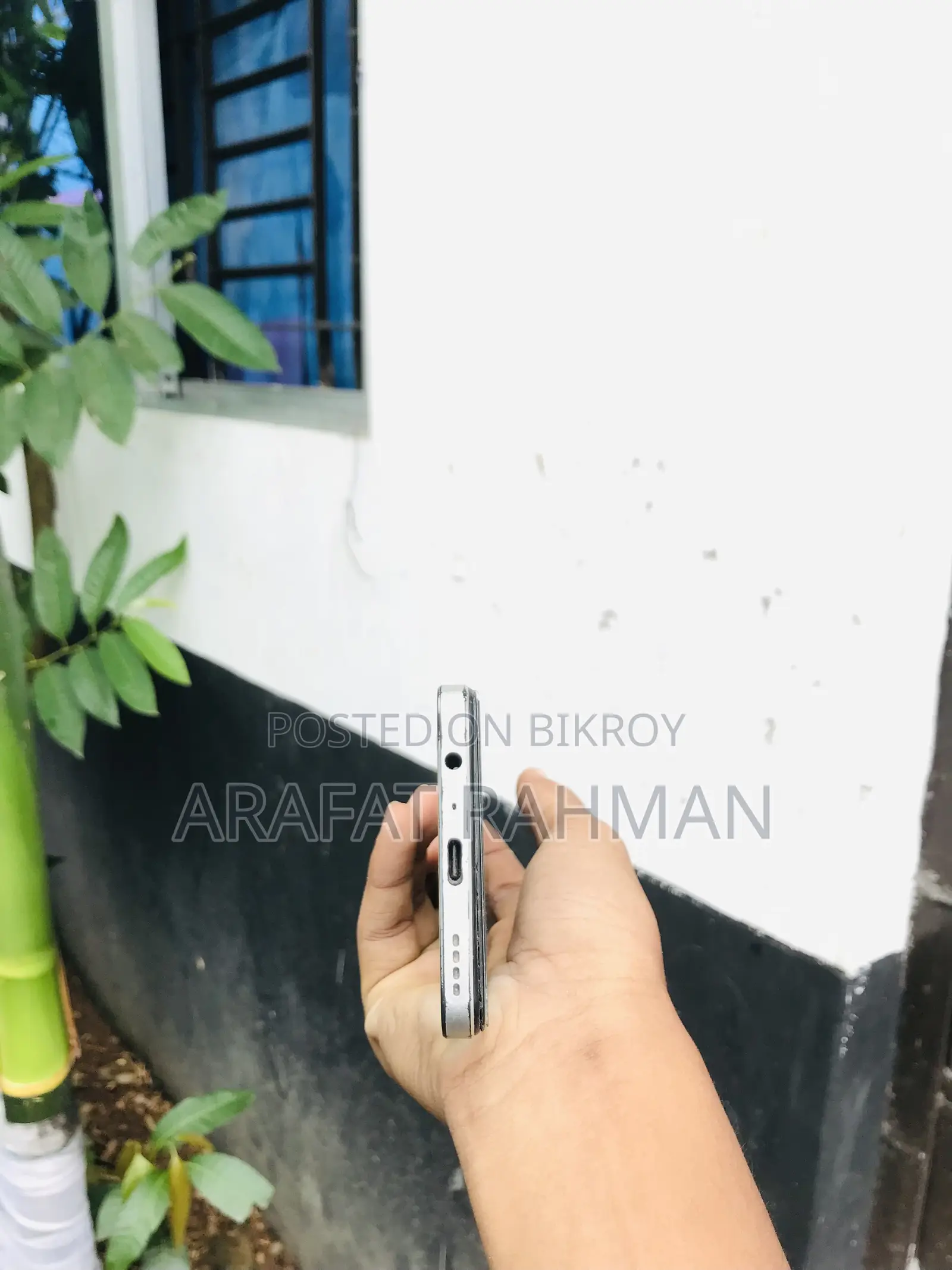রিয়েলমি ১০ ১২৮ জিবি রোজ গোল্ড