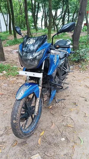 TVS Apache RTR 160 2V 2025 Blue