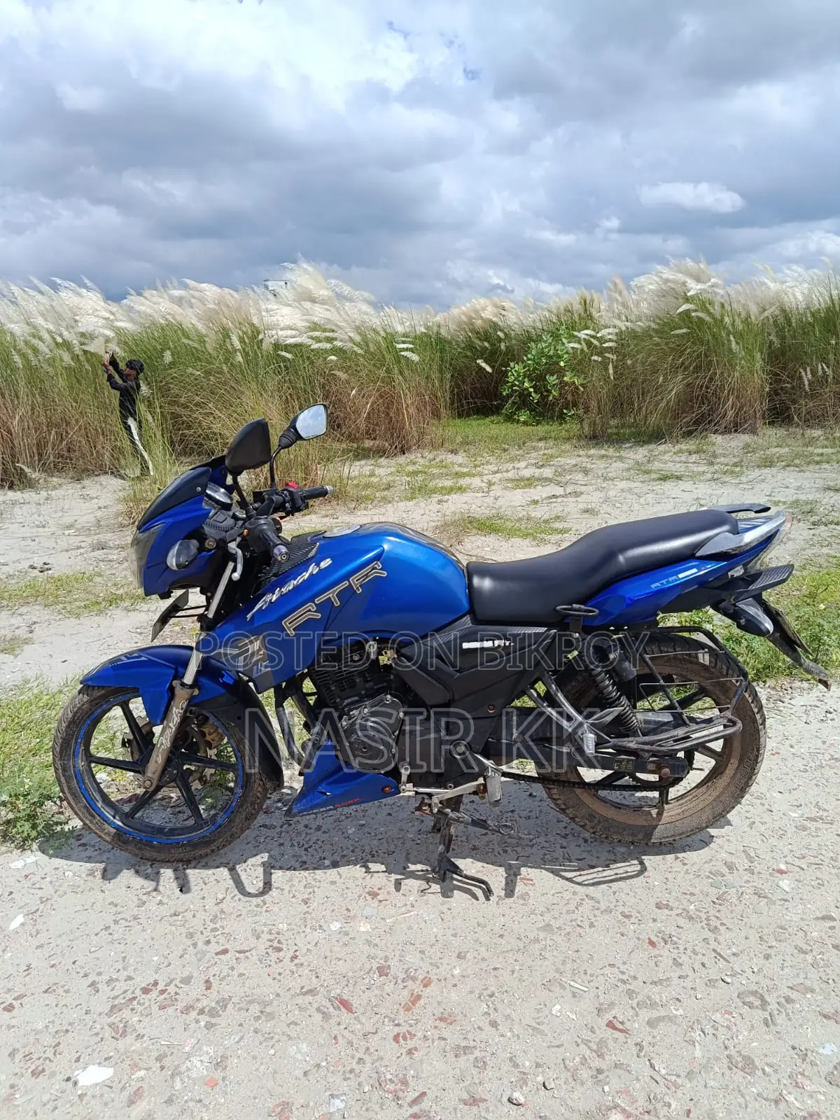 TVS Apache RTR 160 2V 2025 Blue