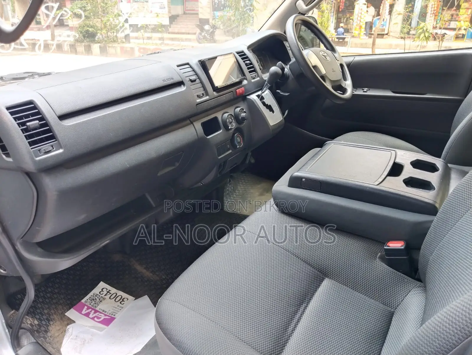 Toyota HiAce 2021 Silver