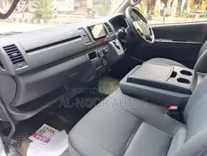 Toyota HiAce 2021 Silver