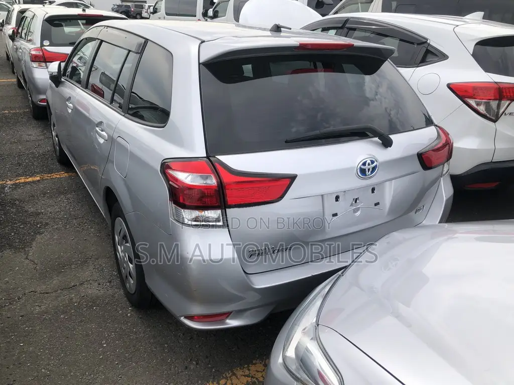 Toyota Corolla Fielder 1.5 Petrol All-Wheel Drive 2021 Silver