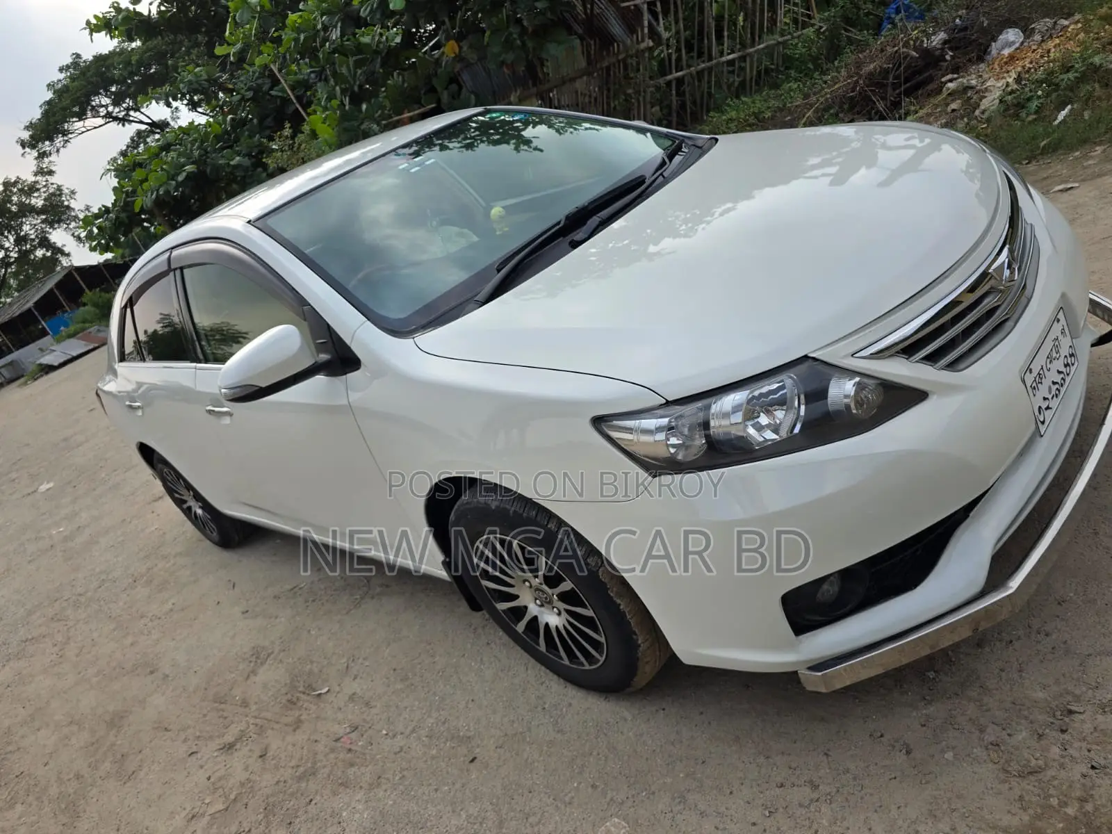 টয়োটা অ্যালিয়ন ২০১৩ পার্ল