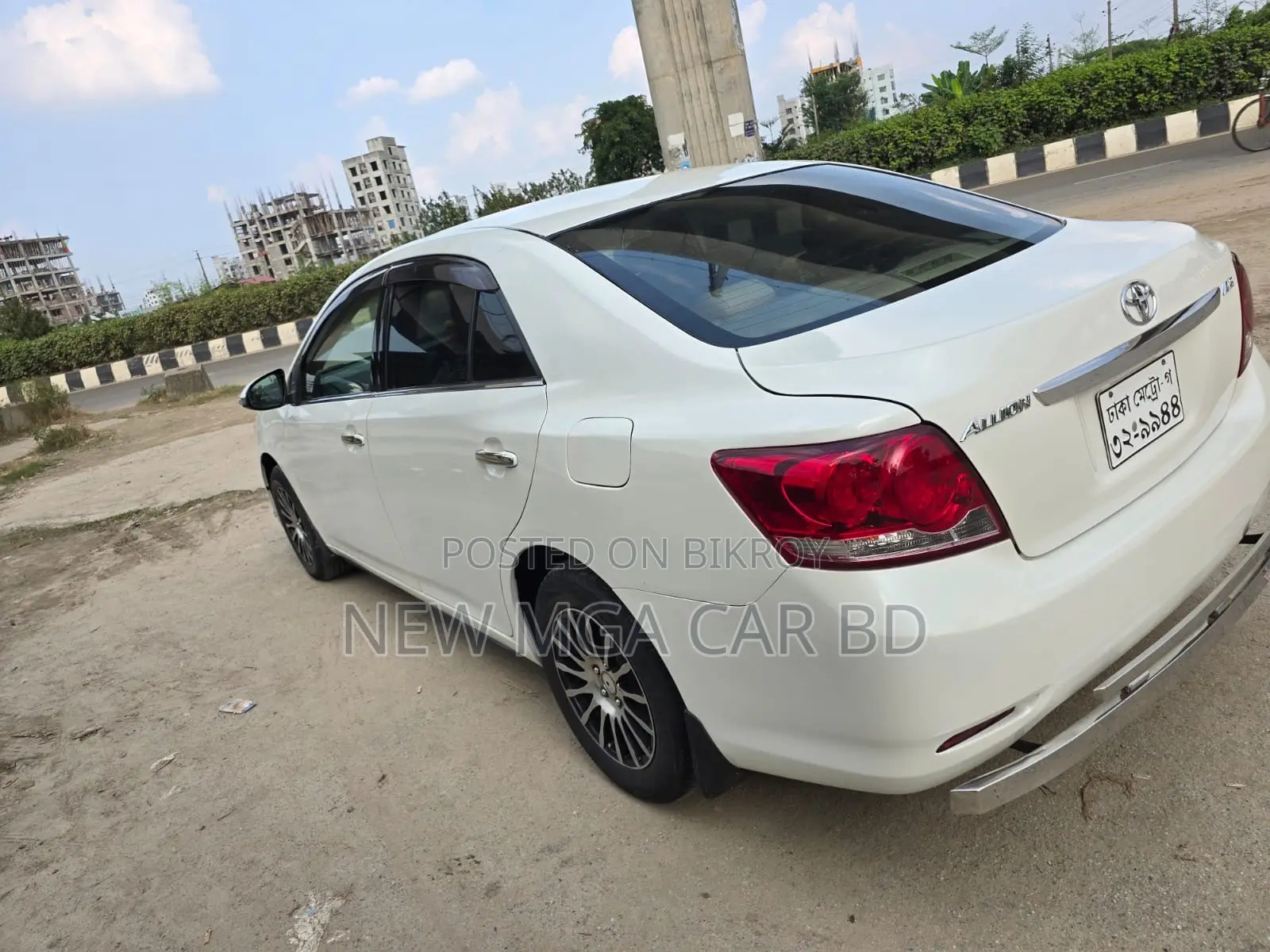 টয়োটা অ্যালিয়ন ২০১৩ পার্ল