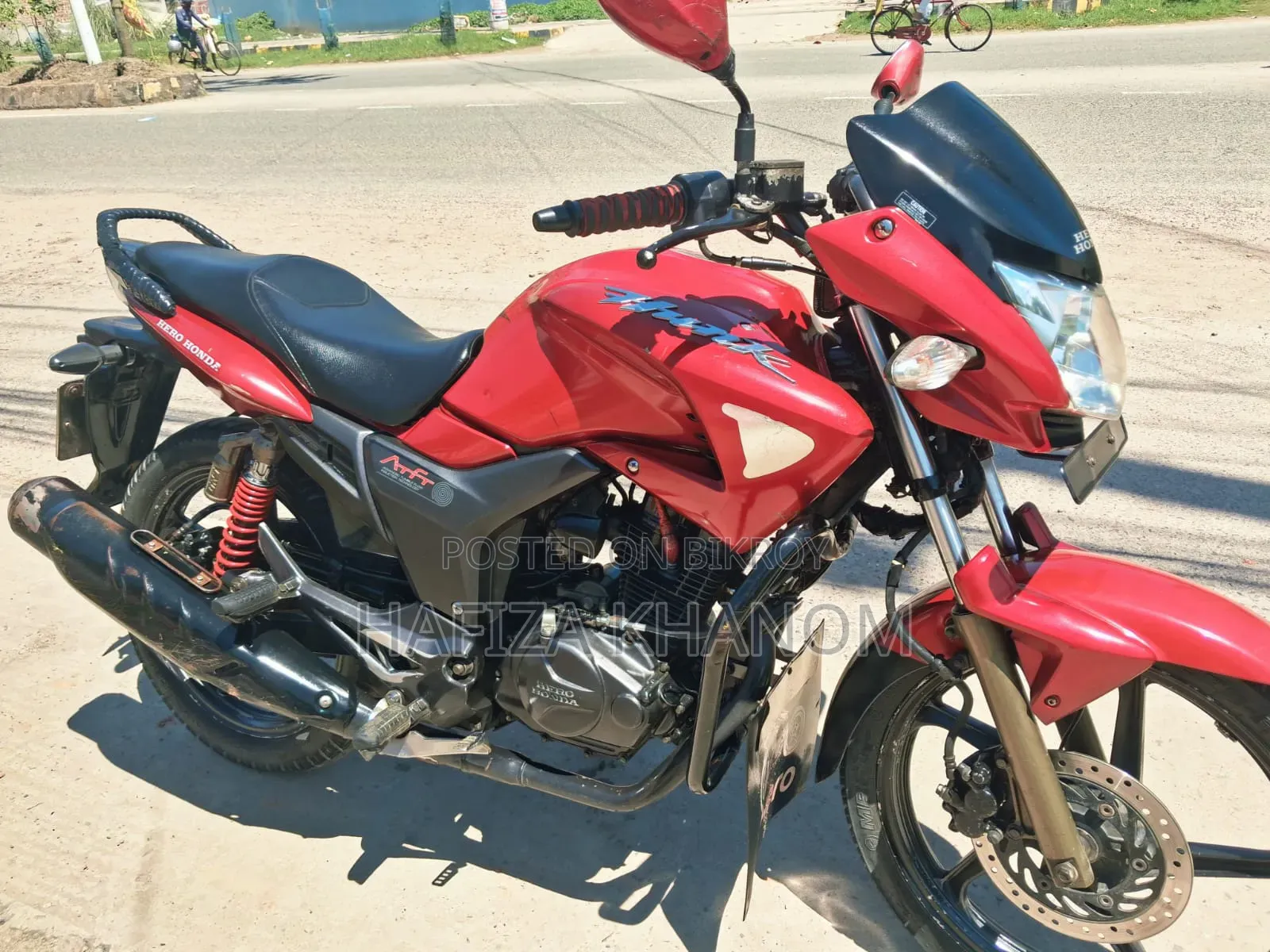 Hero Hunk 2005 Red
