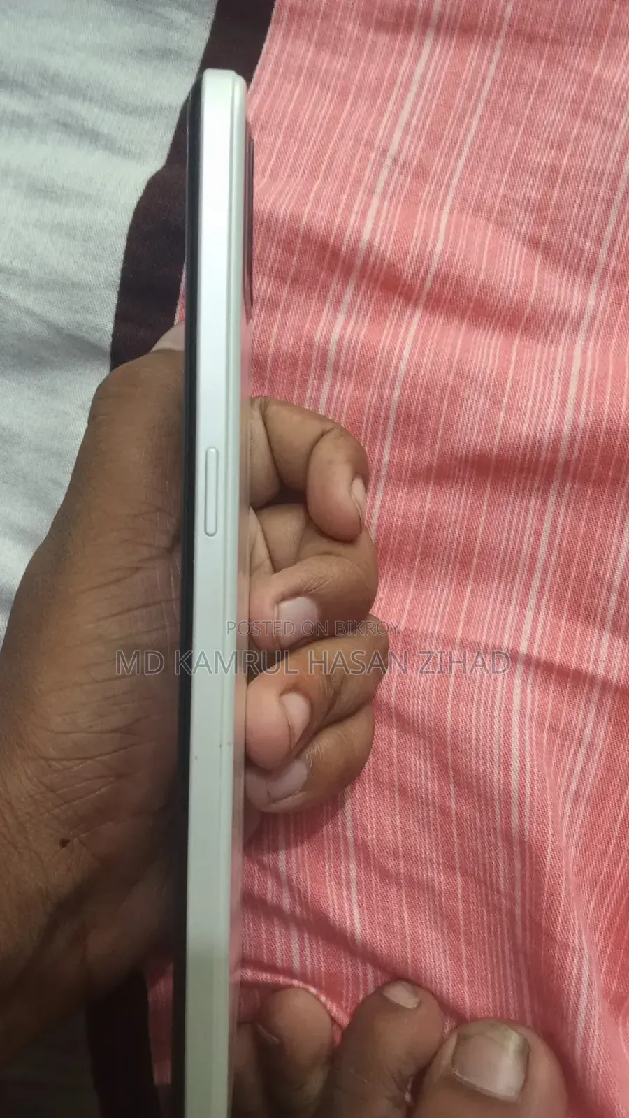 অপো এফ১৭ ১২৮ জিবি হোয়াইট
