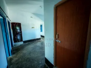 3 Bedroom Apartment in Court Station for rent