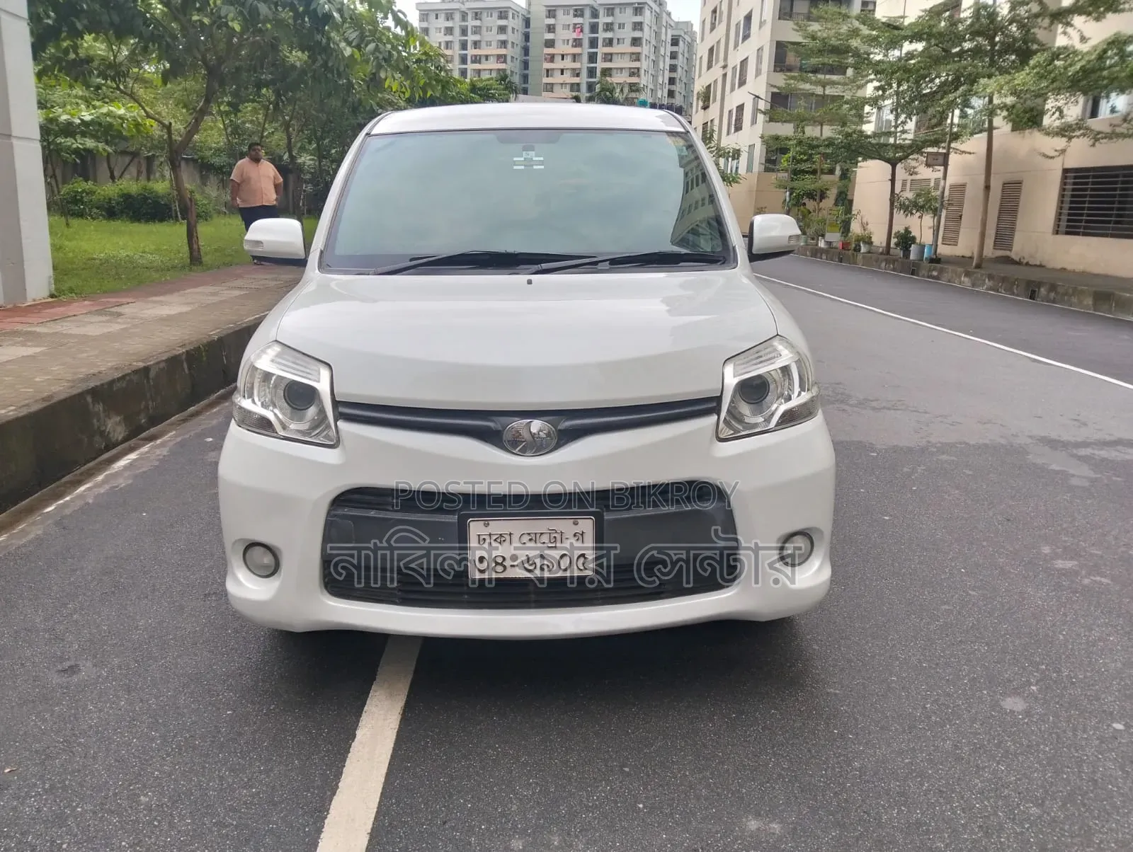 Toyota Sienta 2012 White