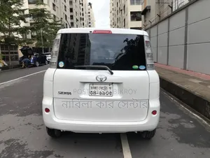 Toyota Sienta 2012 White