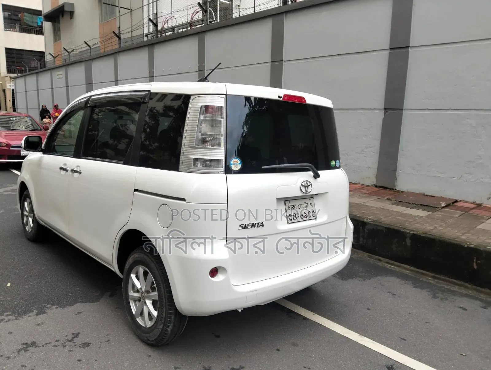 Toyota Sienta 2012 White