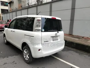 Toyota Sienta 2012 White