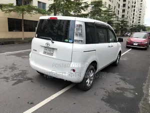 Toyota Sienta 2012 White