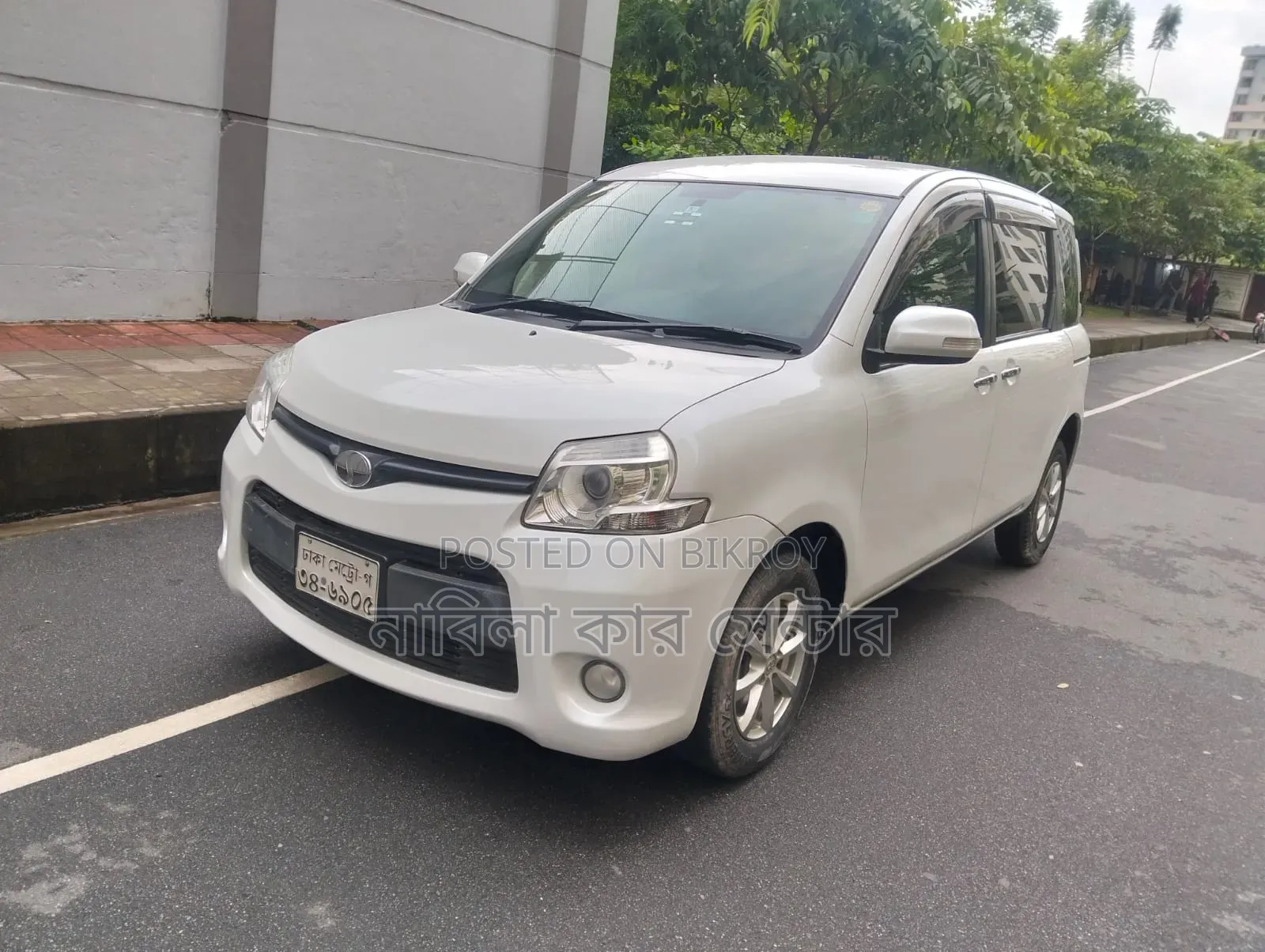 Toyota Sienta 2012 White
