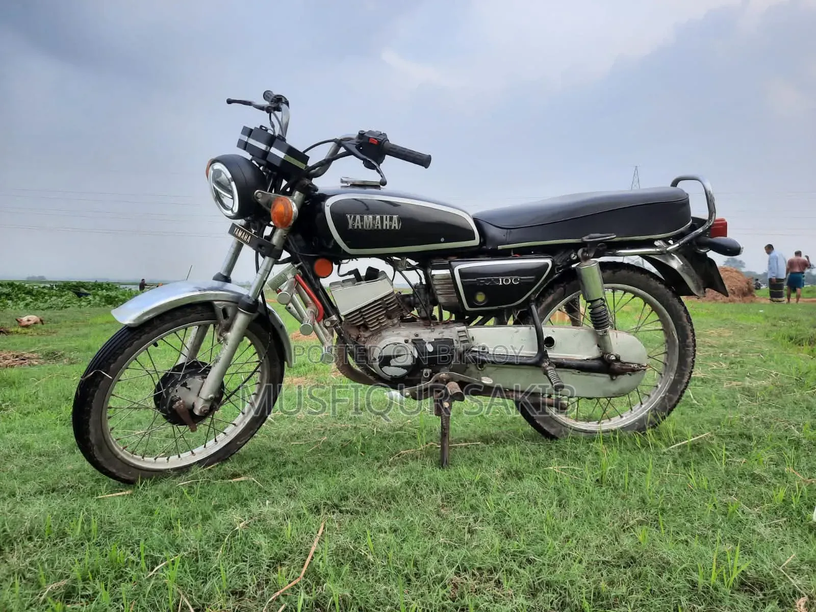 Yamaha 2000 Black