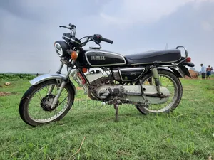 Yamaha 2000 Black