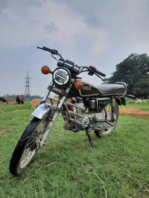 Yamaha 2000 Black