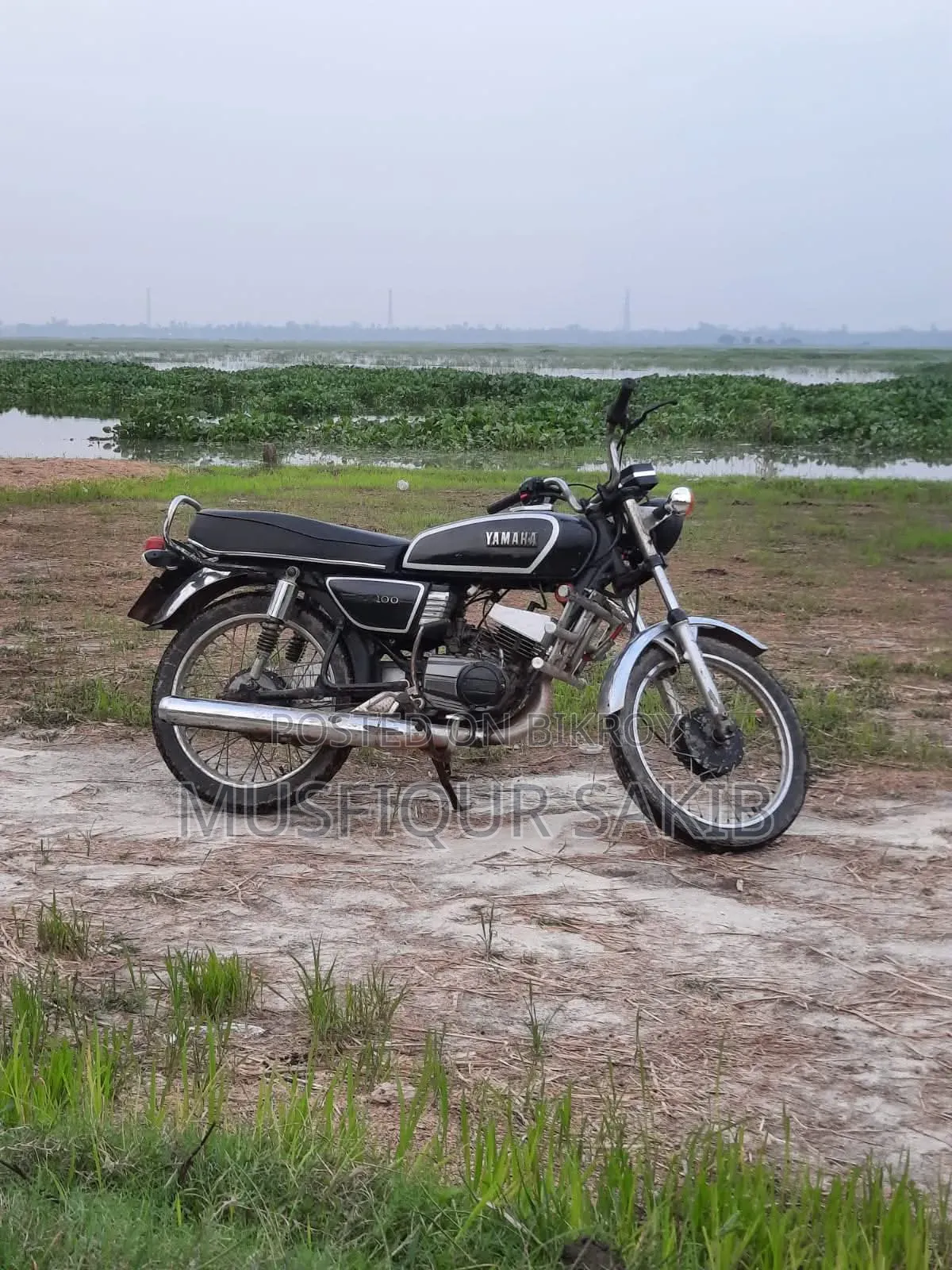 Yamaha 2000 Black