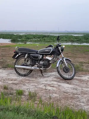 Yamaha 2000 Black
