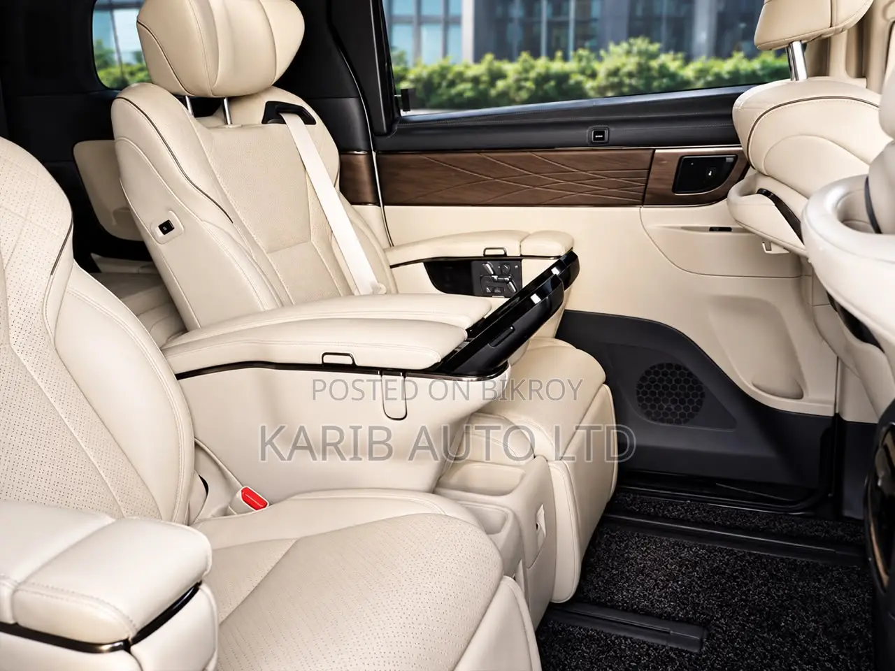 Toyota Alphard 2.5 Hybrid AWD 2023 Pearl