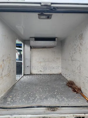 Mitsubishi Freezer Van