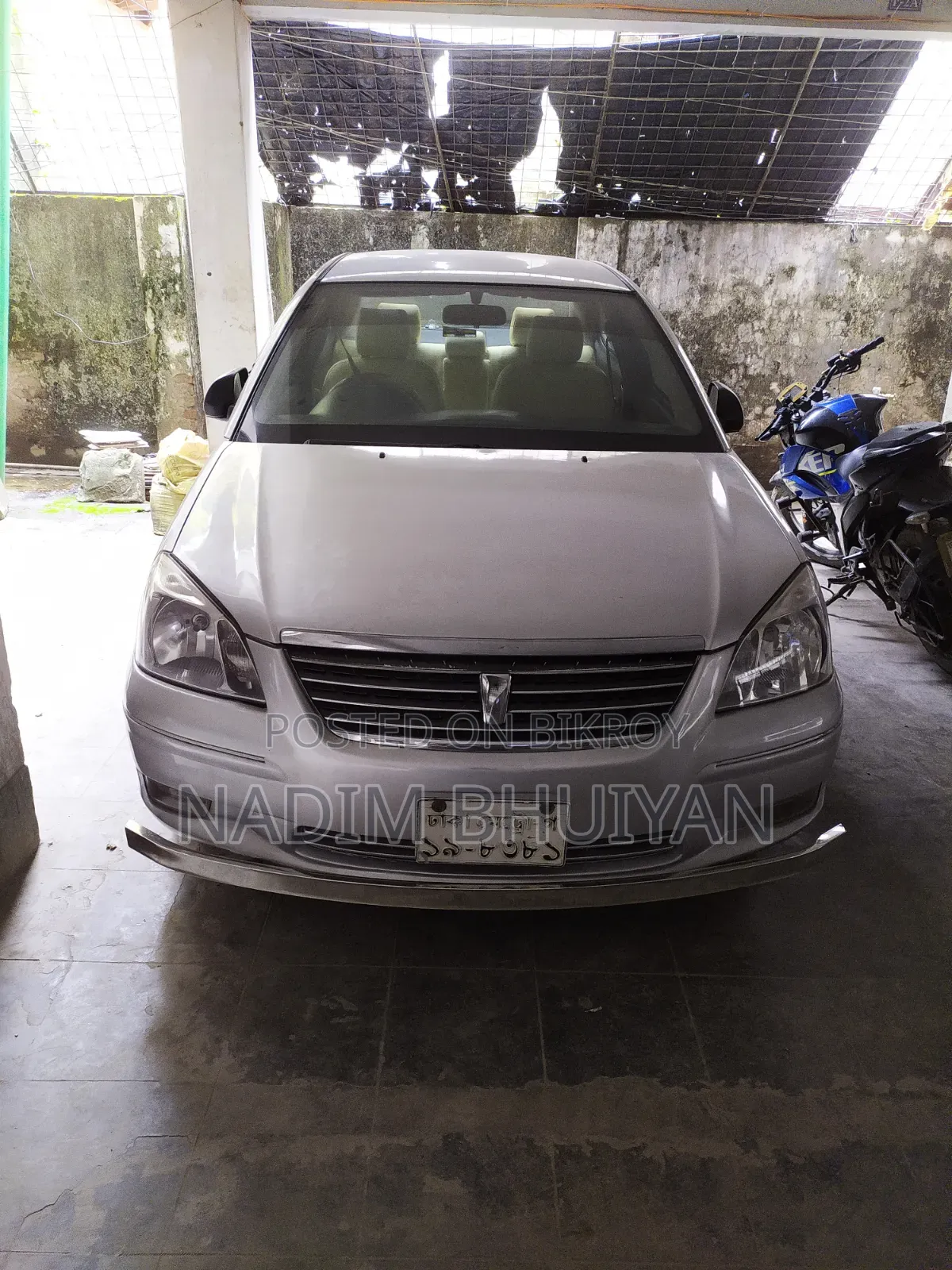 টয়োটা প্রিমিও ২০০২ রূপালী