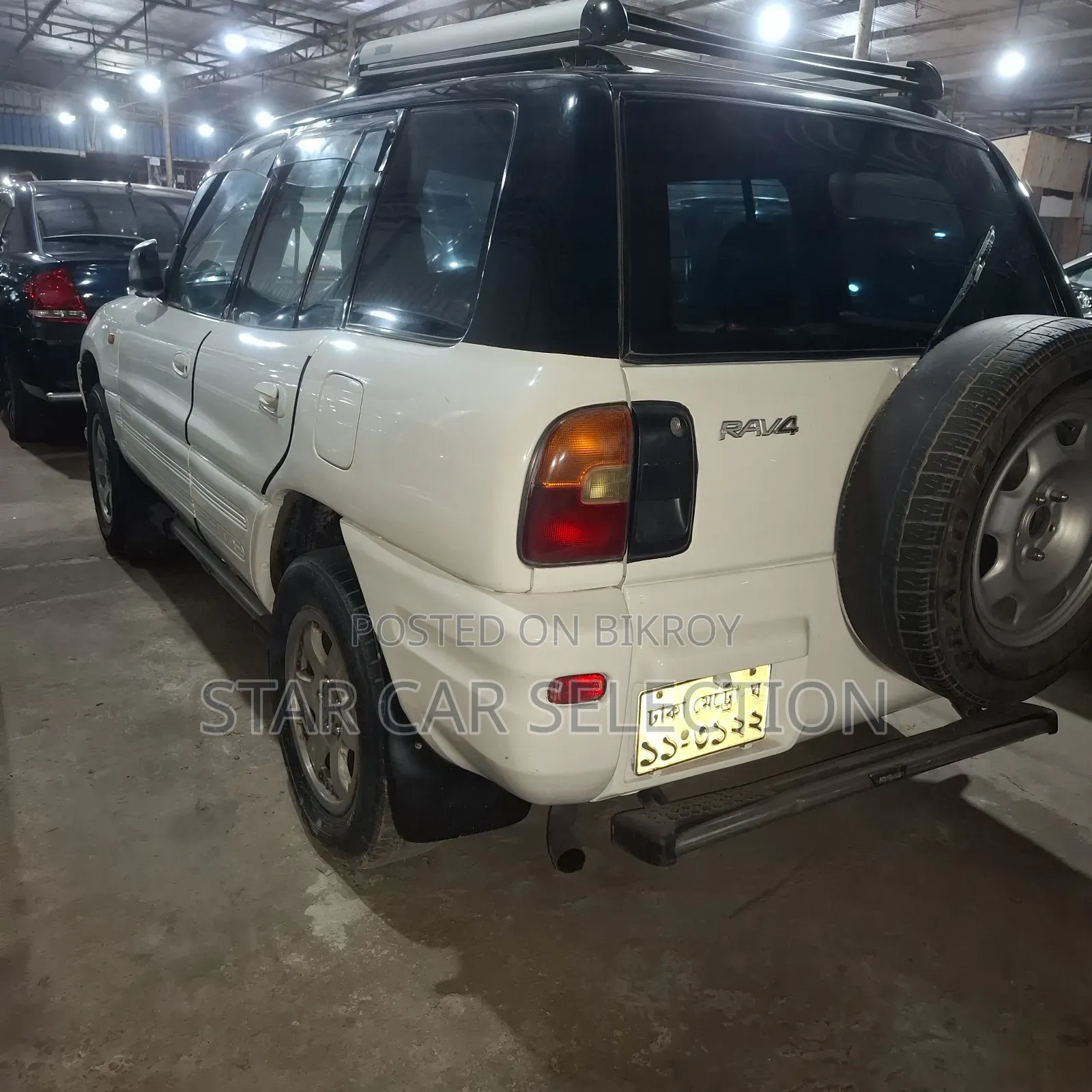 Toyota RAV4 1995 White