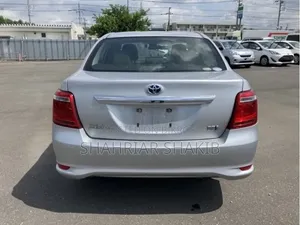 Toyota Axio 2021 Silver