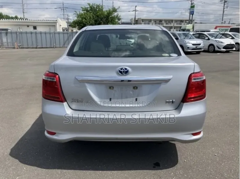 Toyota Axio 2021 Silver
