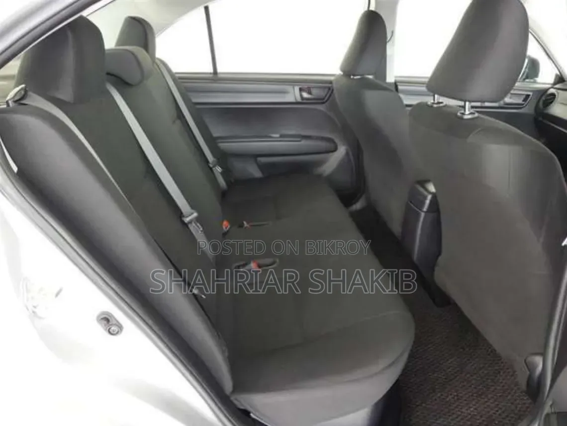 Toyota Axio 2021 Silver