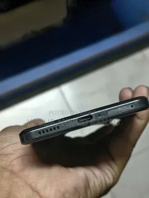 আইকিউও ২৫৬ জিবি ব্ল্যাক