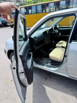 Toyota Succeed 2005 Silver