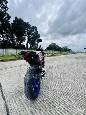 সুজুকি জিক্সার এসএফ ২০২২ কালো
