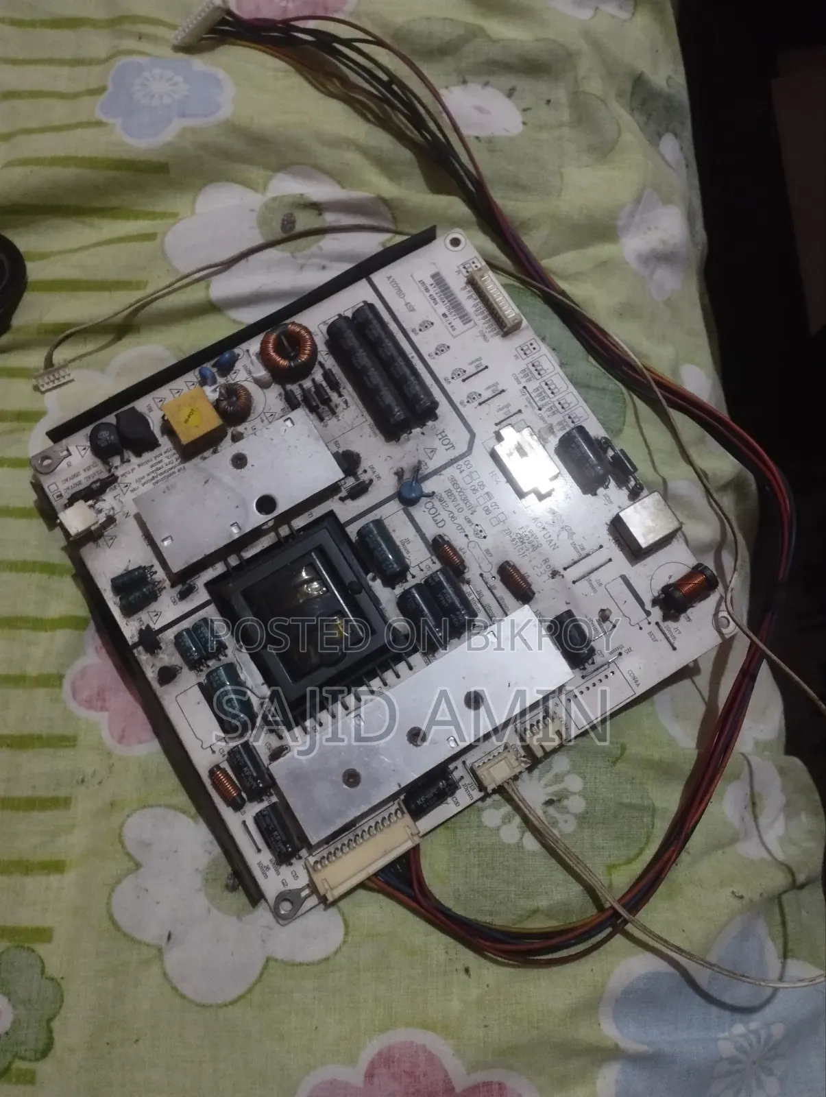 Selling TV Parts including LED TV Mainboard, Power Board & Speaker