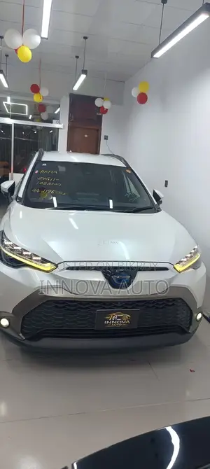 Toyota Corolla Cross 1.8 Hybrid AWD 2022 Pearl
