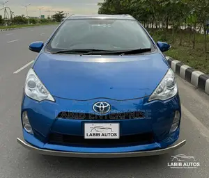 টয়োটা অ্যাকুয়া ২০১৪ ব্লু