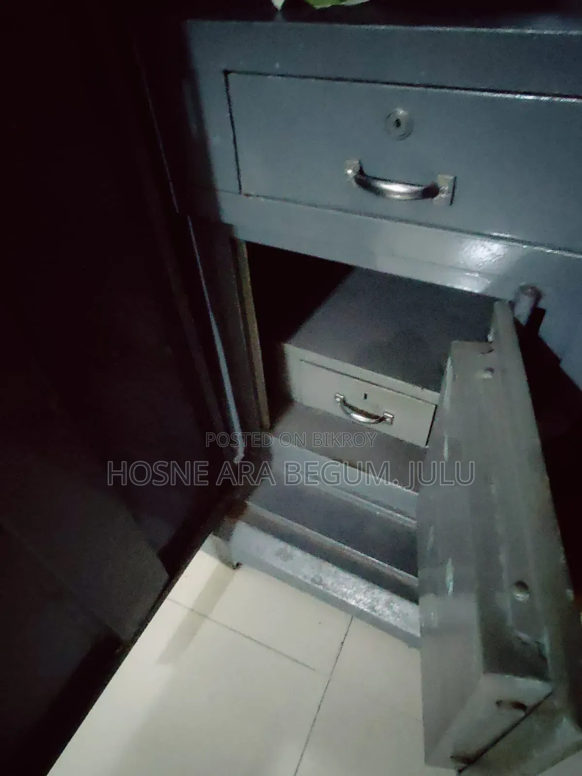 স্টেলের আলমারি ১০ ফিট
