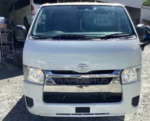 Toyota HiAce 2021 White