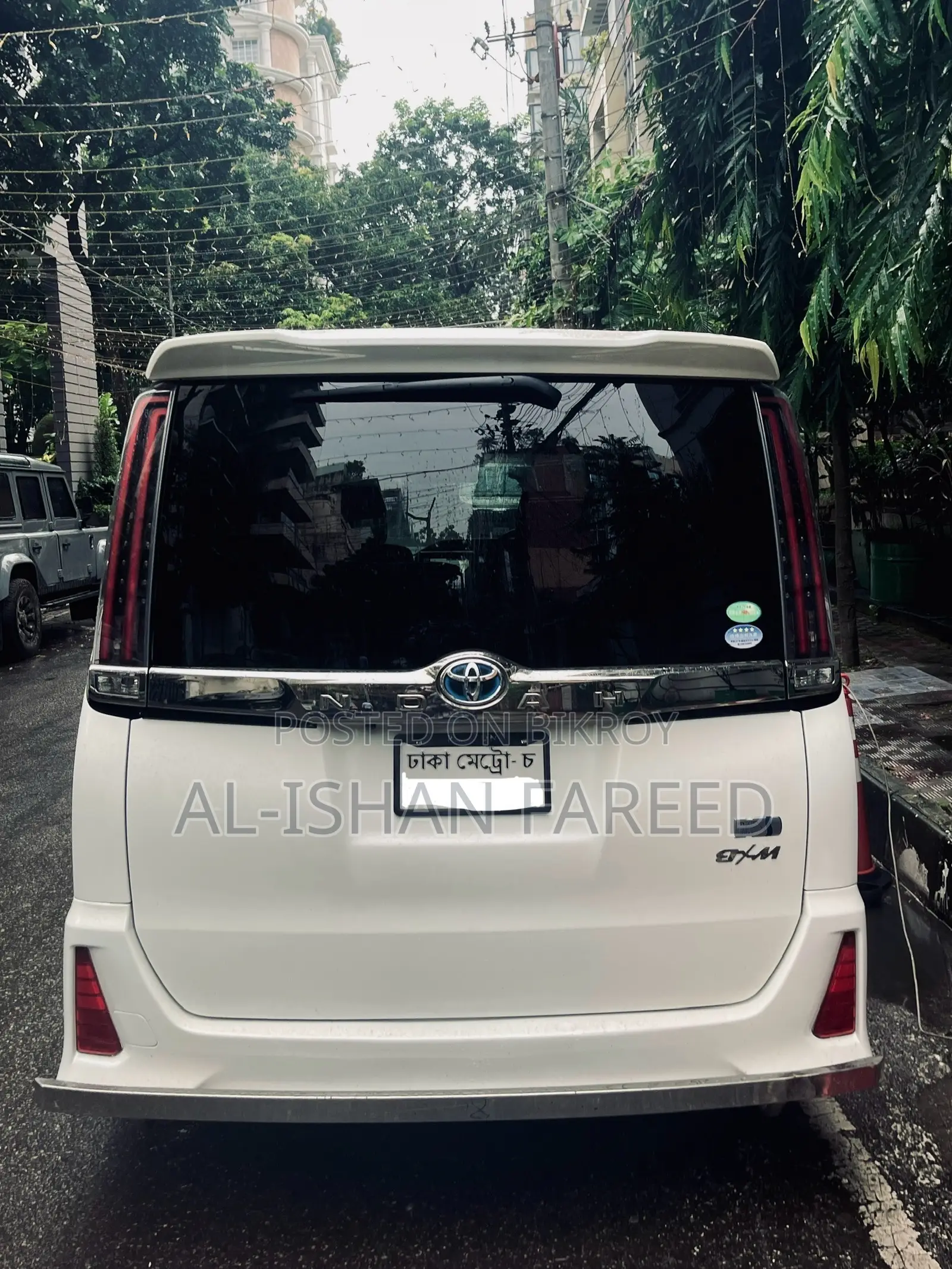 Toyota Noah 1.8 Front-Wheel Drive Hybrid (7-seater) 2018 Pearl