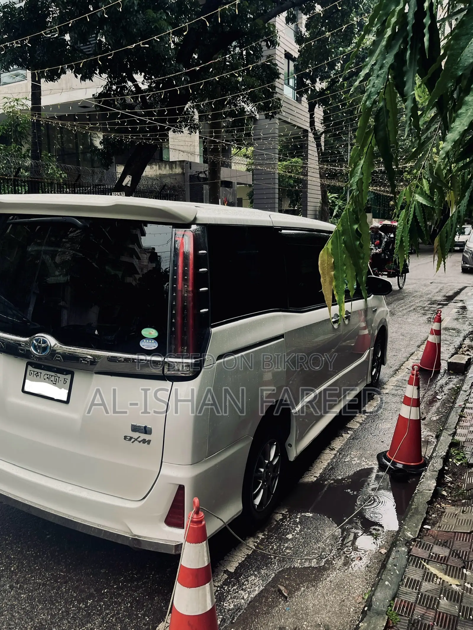 Toyota Noah 1.8 Front-Wheel Drive Hybrid (7-seater) 2018 Pearl