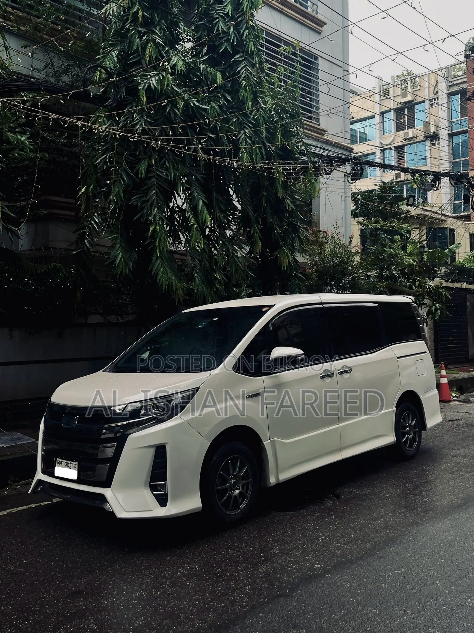 Toyota Noah 1.8 Front-Wheel Drive Hybrid (7-seater) 2018 Pearl