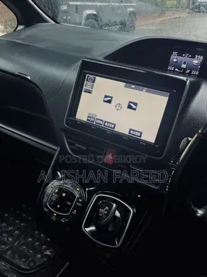 Toyota Noah 1.8 Front-Wheel Drive Hybrid (7-seater) 2018 Pearl