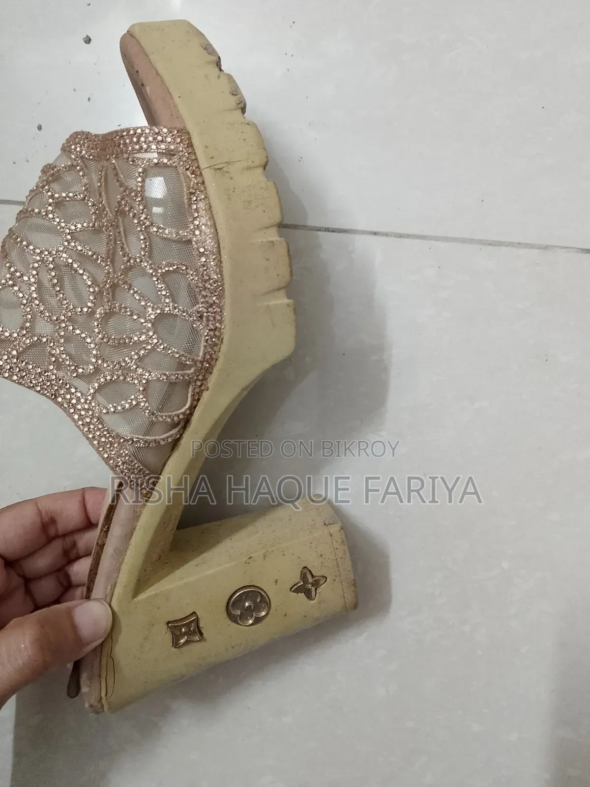 জুতা শুধু রিসেপশন এর দিন পড়া হইসে