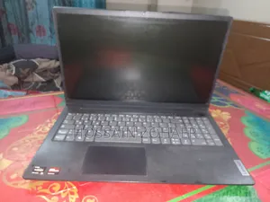 Laptop Lenovo V15 8GB AMD Ryzen 5 SSD 500GB