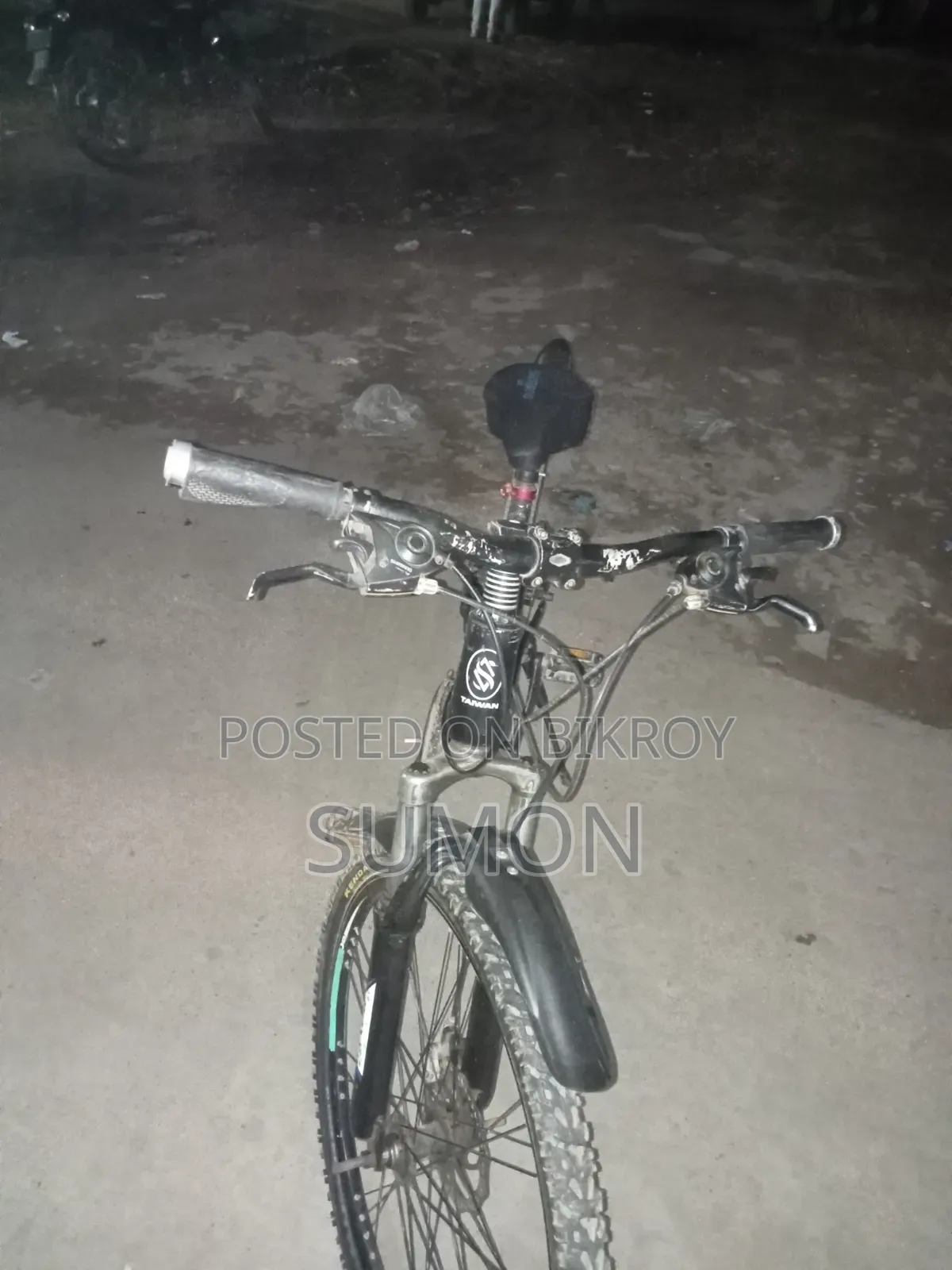 Running bicycle aluminum no problems ride as much as you want